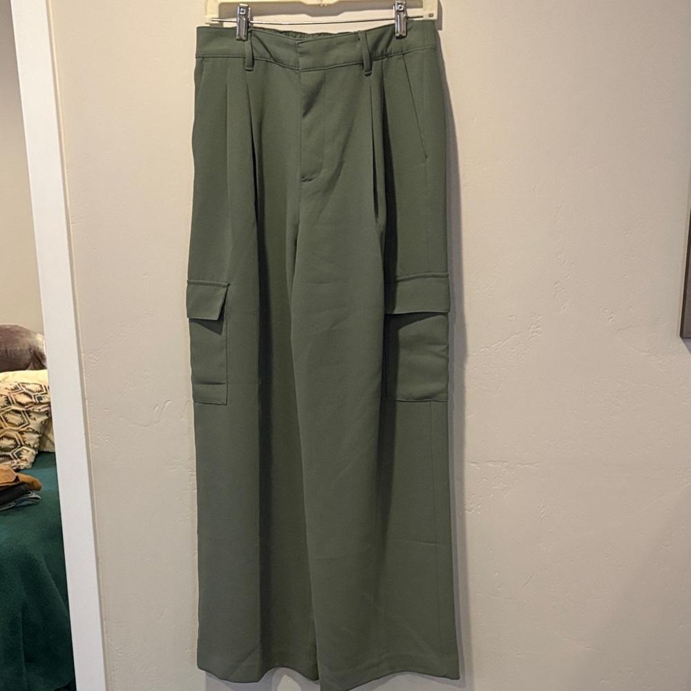GAP Sage Green Wide-Leg Cargo Pants
